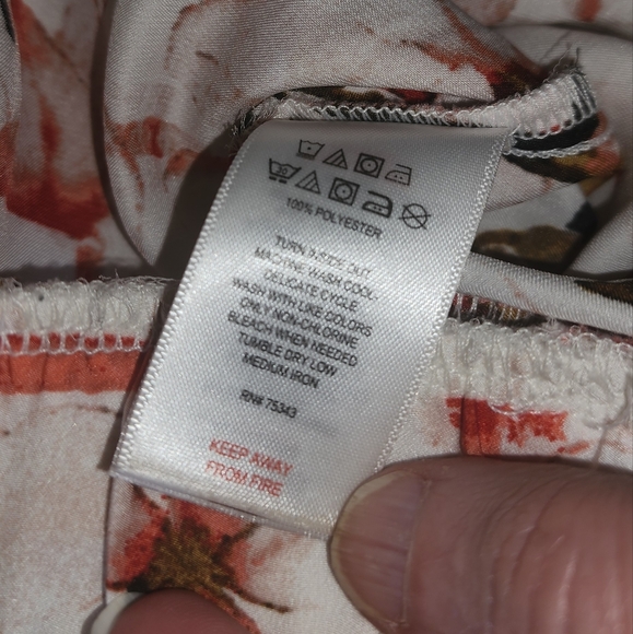 TAHARI 2 Piece pajama set, soft and silky women's size extra small, pink floral - Picture 3 of 6